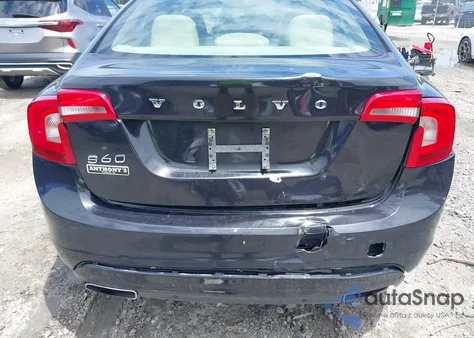 2015 Volvo S60 T5 Premier z USA, uszkodzony, nr VIN YV1612TK4F1353628